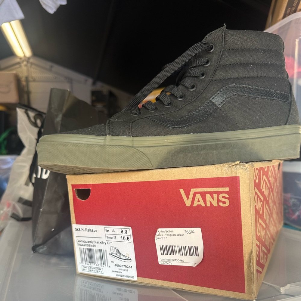 Brand new Vans SK8 hi  black/ivy green